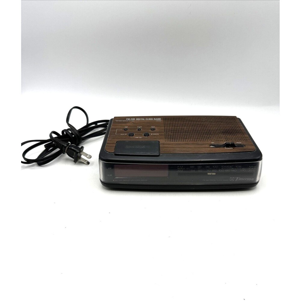 Vintage EMERSON AK2720 Woodgrain Digital Radio Alarm Clock Tested / Working